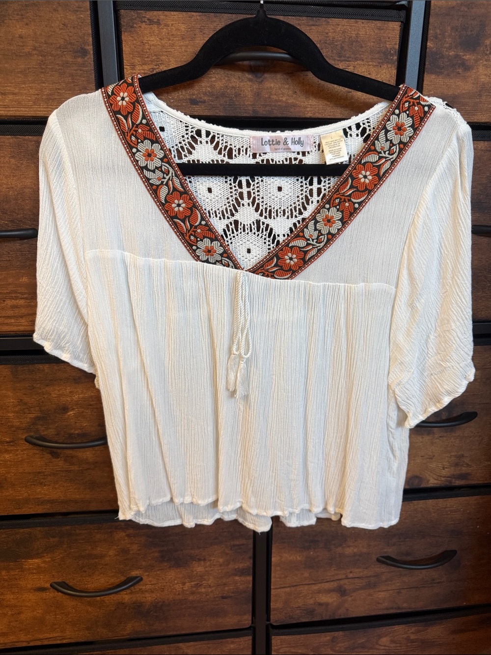 Cream Embroidered V-Neck Women’s Crop
